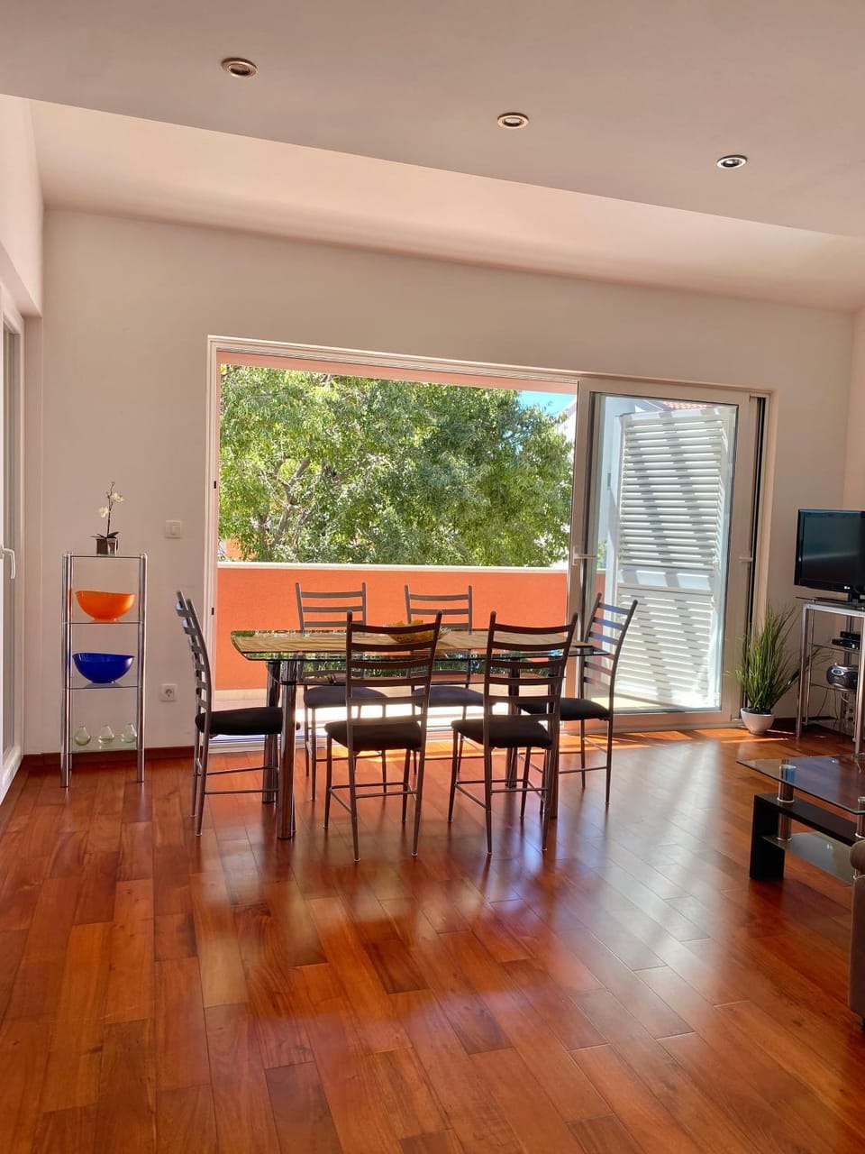 Communal lounge/ TV room, TV and multimedia, View (from property/room), Balcony/Terrace, Seating area, Evening entertainment