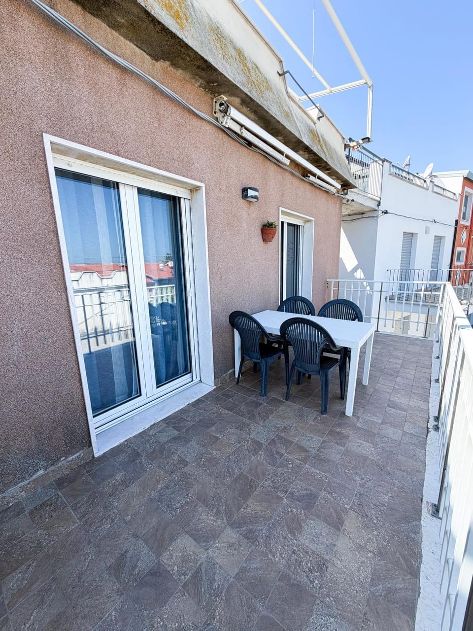 Property building, Balcony/Terrace