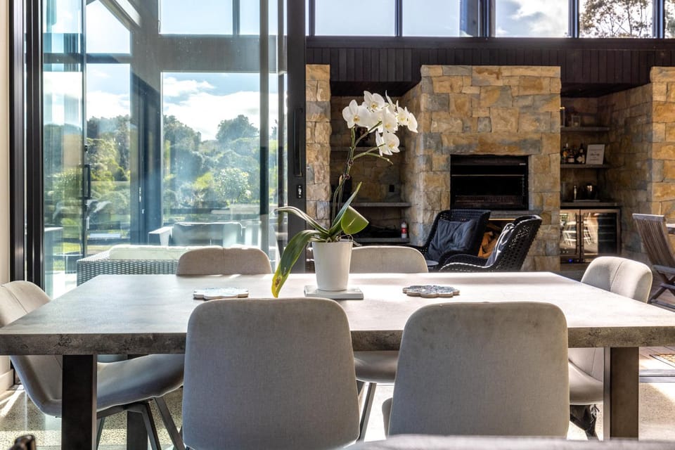 Patio, Dining area
