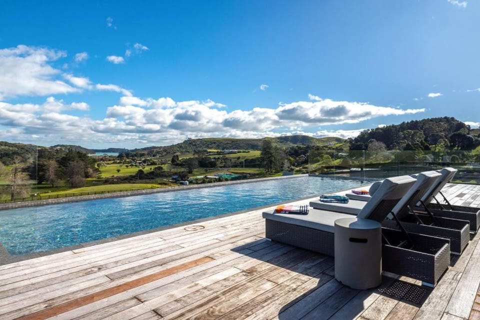 Pool view, Swimming pool, sunbed