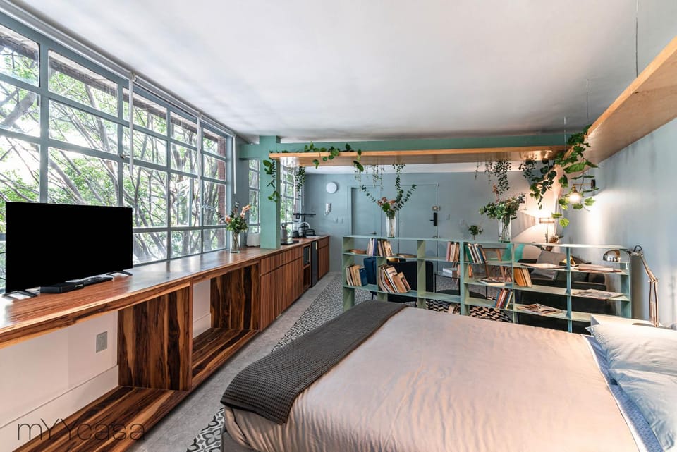 Bed, TV and multimedia