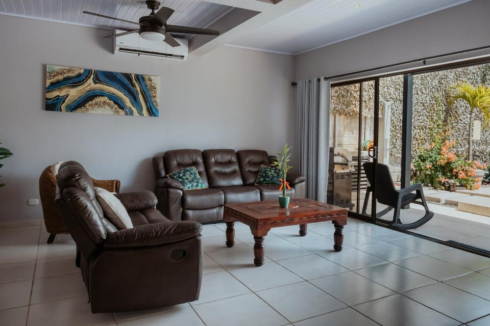 Living room, Seating area, fireplace