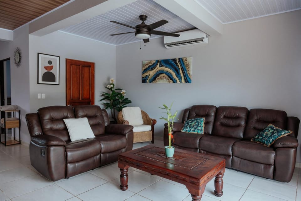 Living room, Seating area, fireplace