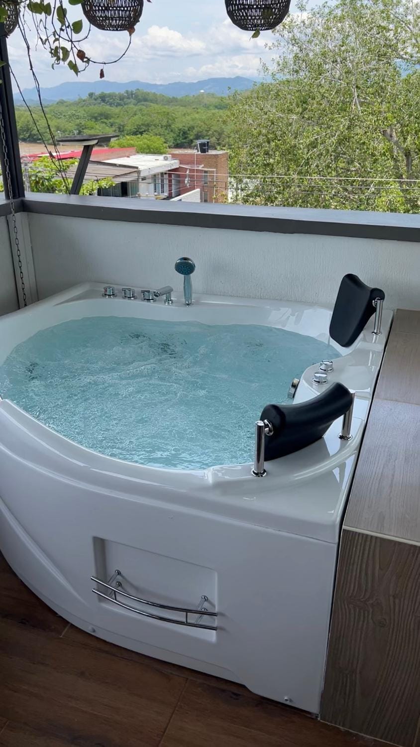 Hot Tub, Mountain view