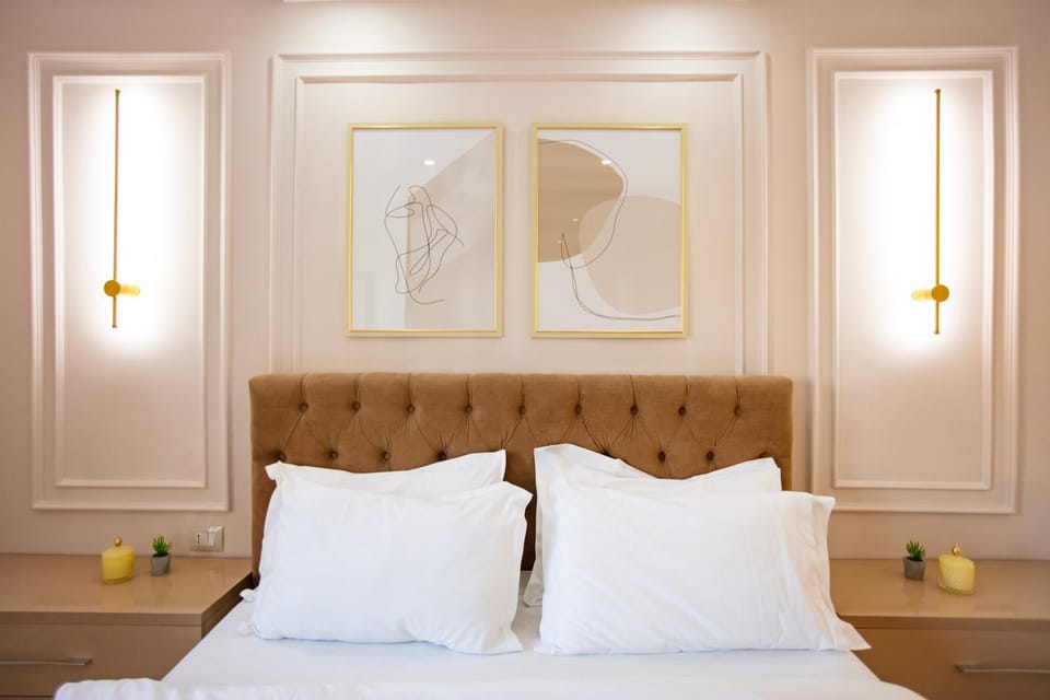 Bed, Photo of the whole room, Decorative detail, Bedroom