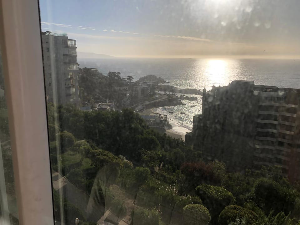 Studio luminoso, acogedor, maravillosa vista al mar primera línea la mejor ubicación de Reñaca y playas Apartment in Vina del Mar