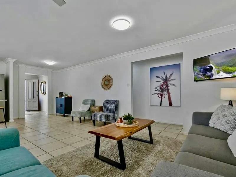 Sandstone Point and Bribie Beaches House in Sandstone Point