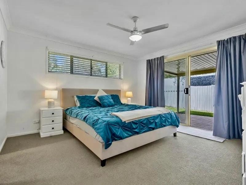 Sandstone Point and Bribie Beaches House in Sandstone Point