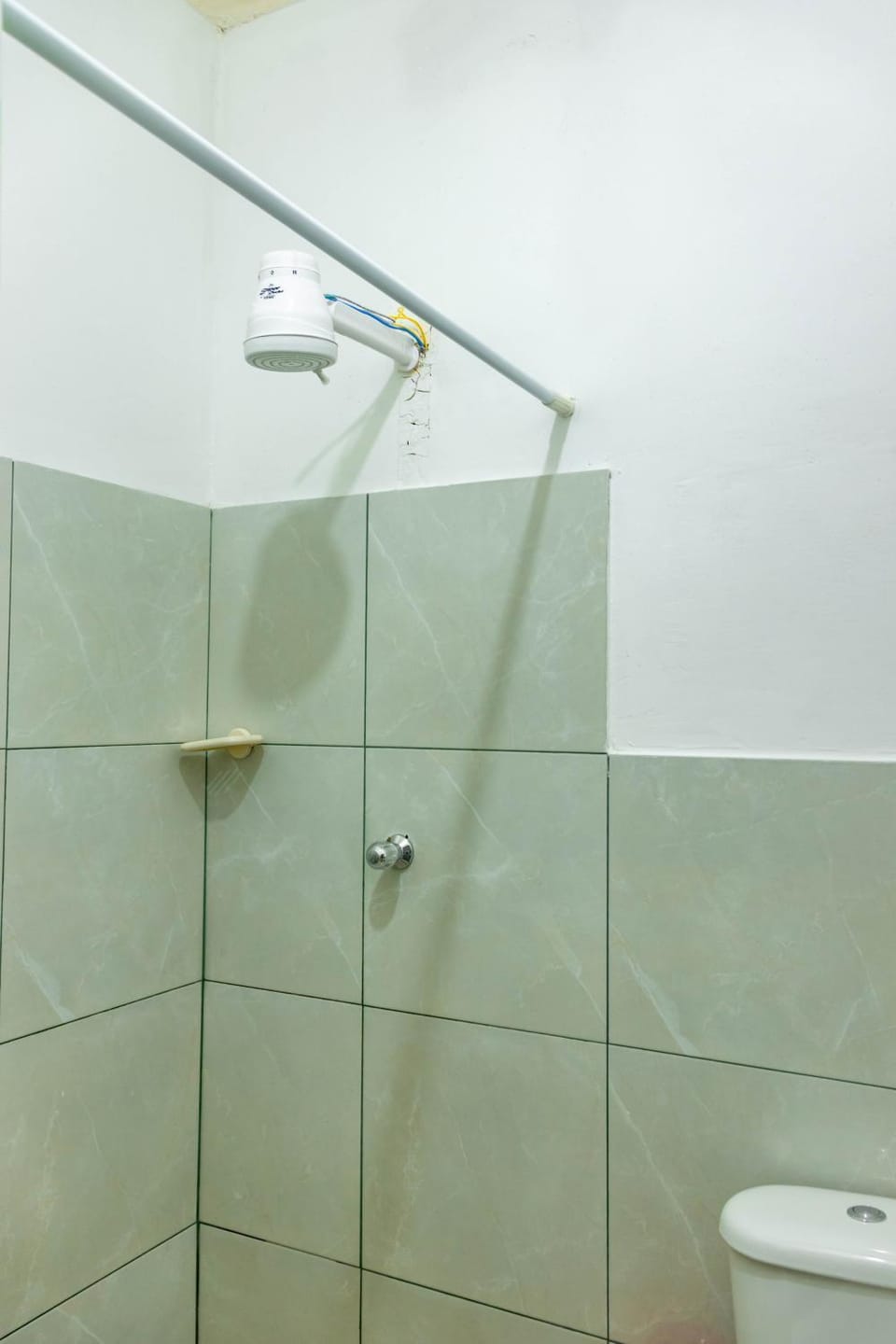 Shower, Toilet