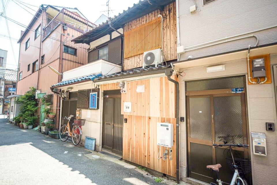 Property building, Neighbourhood