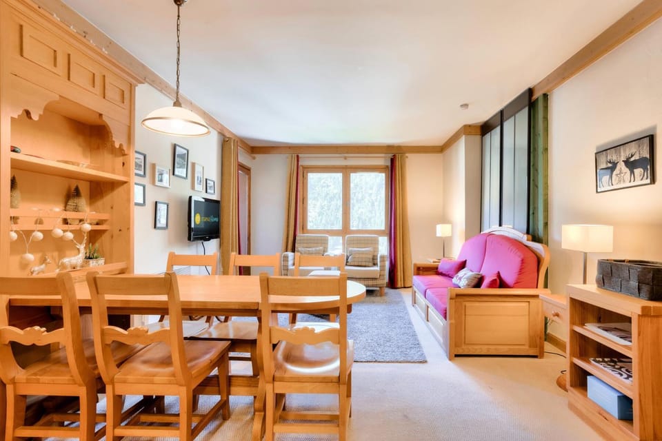 Bed, kitchen