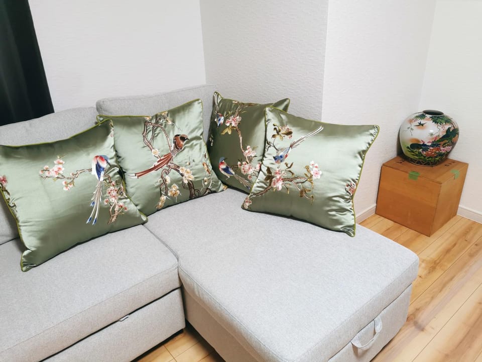 Living room, Photo of the whole room