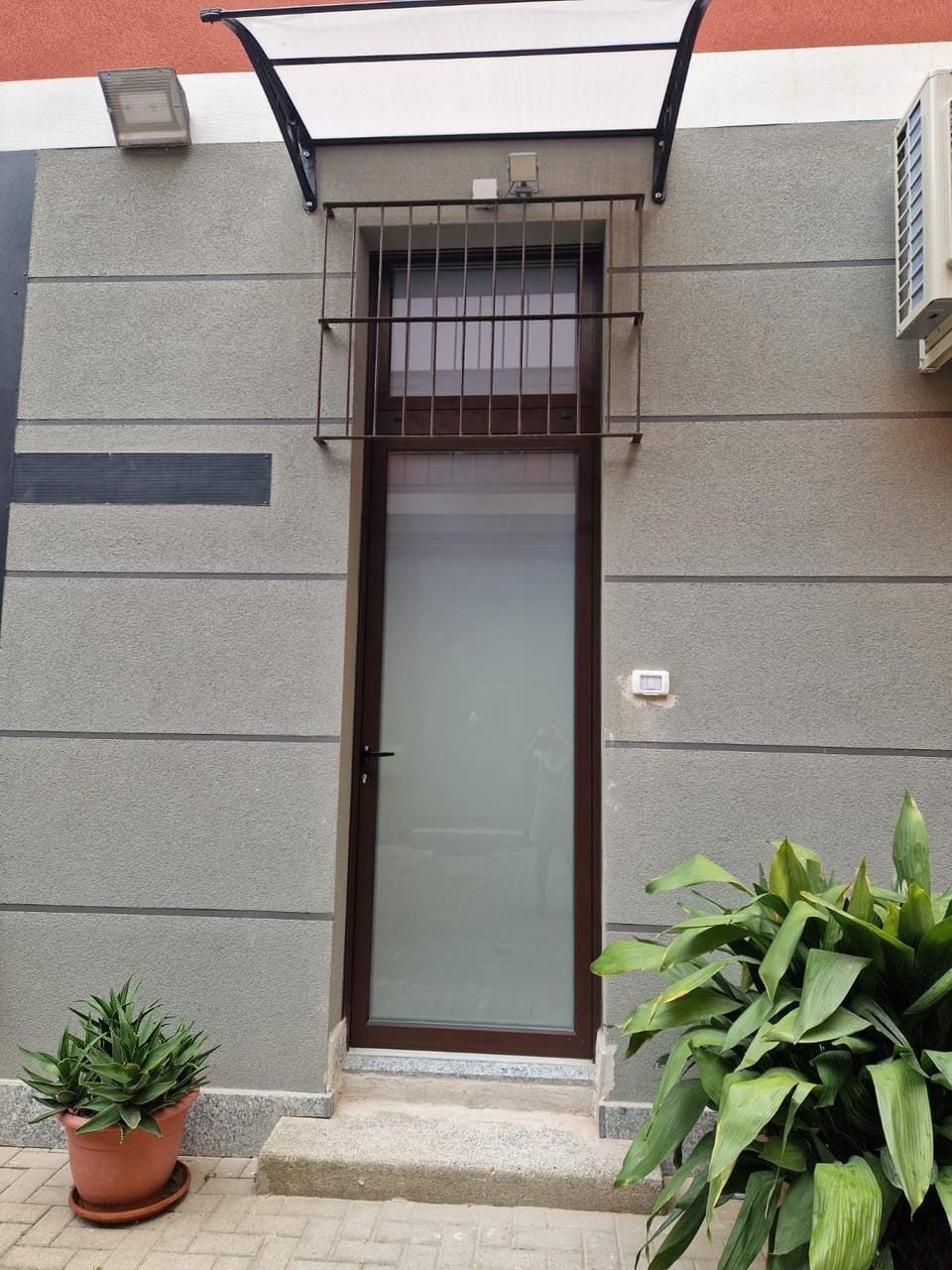 Facade/entrance