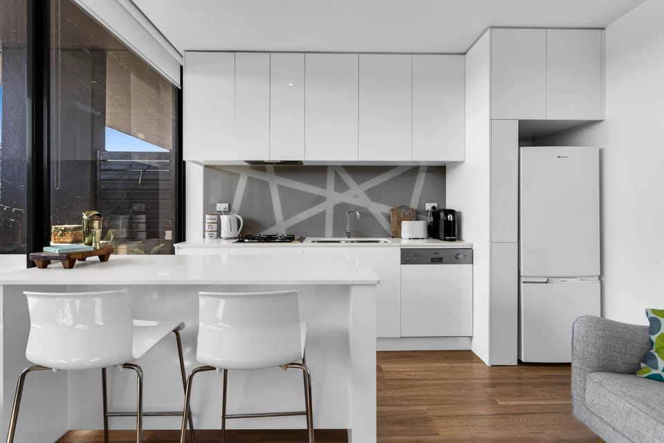 Dining area, kitchen