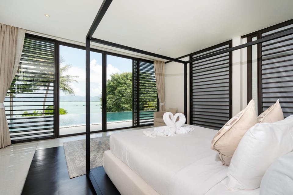 Bed, View (from property/room), Photo of the whole room, Bedroom, Pool view, Sea view