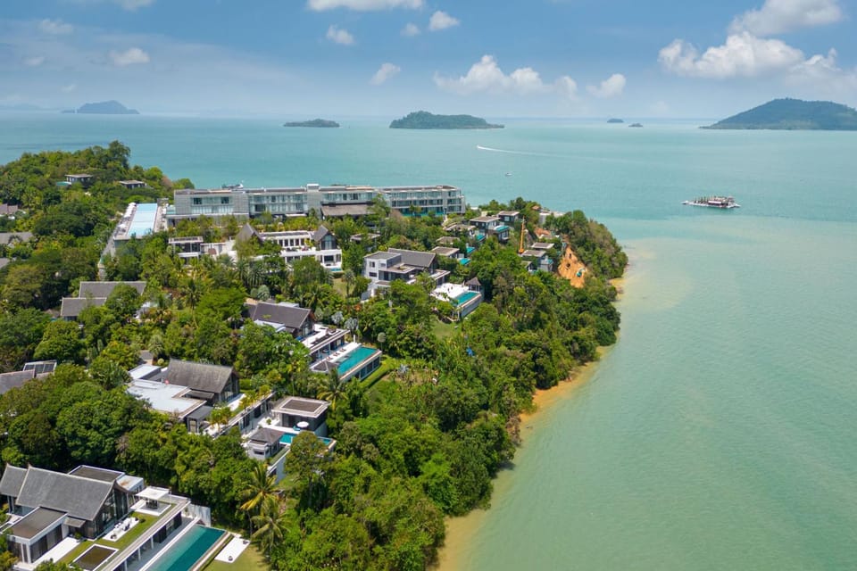 Property building, Bird's eye view, Mountain view, Sea view