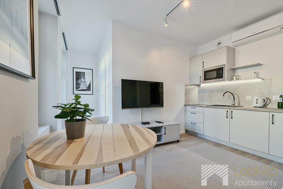 Kitchen or kitchenette, Dining area, oven, stove