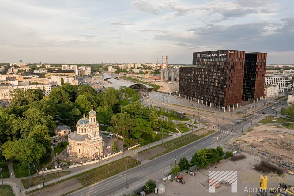 Bird's eye view, City view, Location