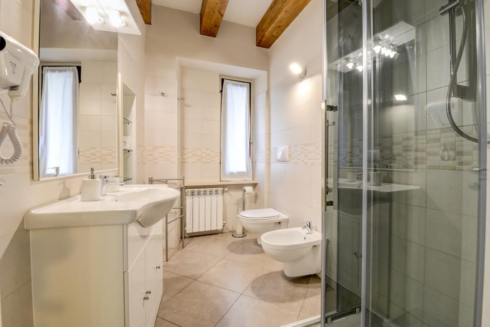 Shower, Toilet, Day, Bathroom, bidet