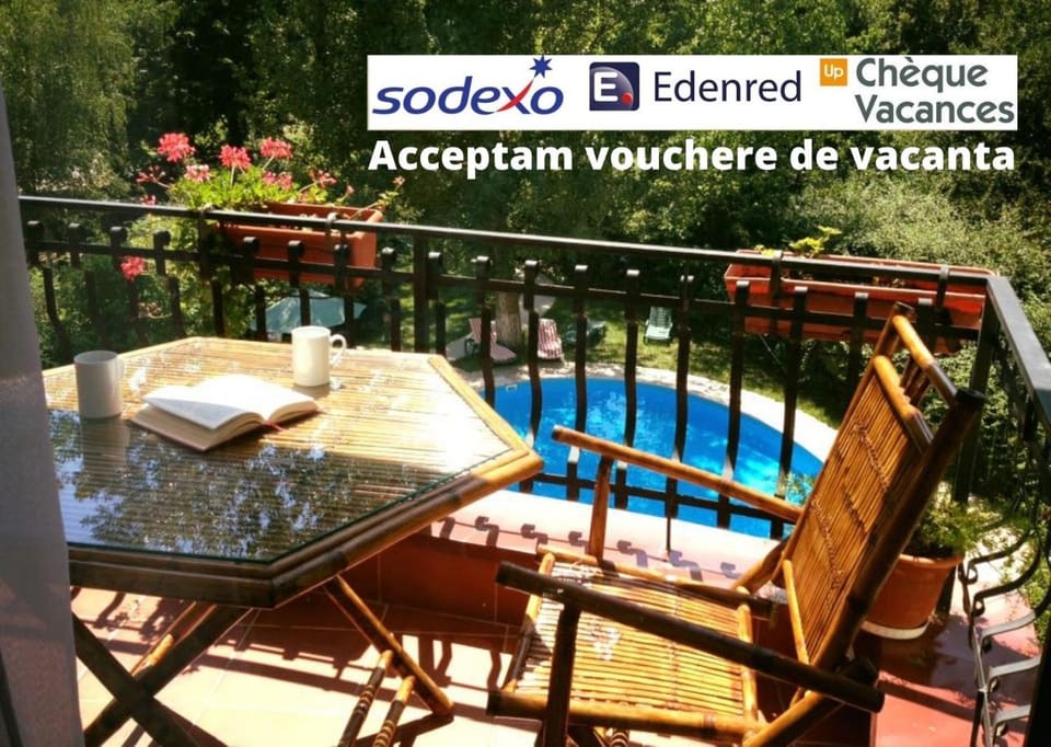 Day, View (from property/room), Balcony/Terrace, Dining area, Pool view, Swimming pool