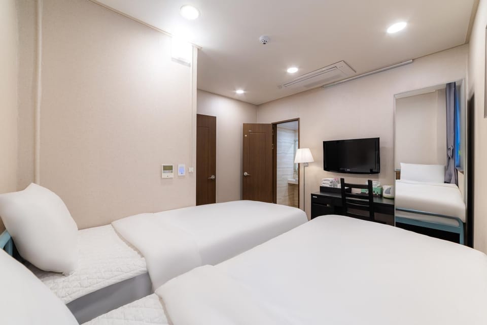 Soosong Guesthouse Gwanghwamun Myeongdon g Bed and Breakfast in Seoul