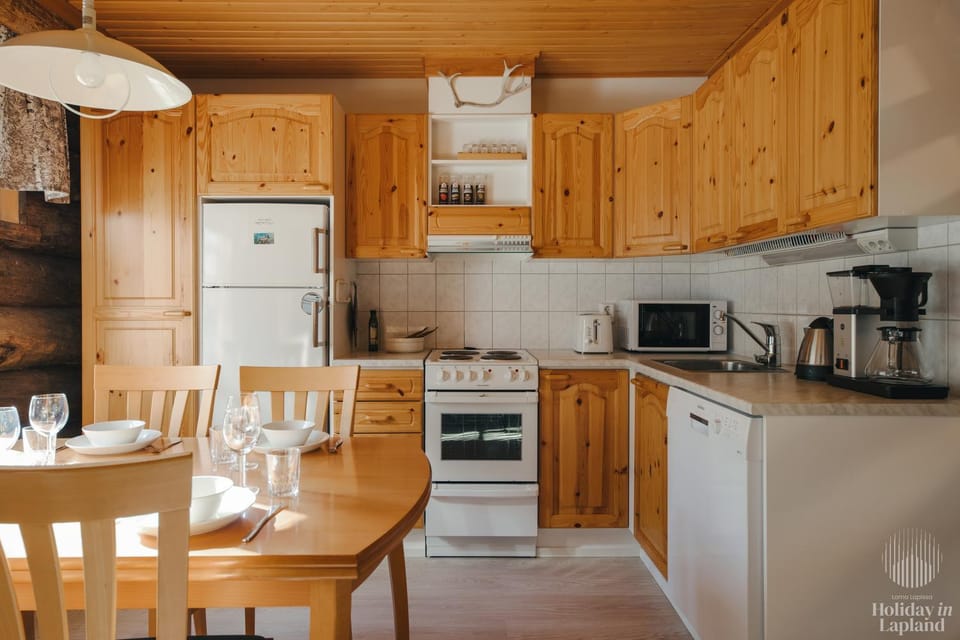 Coffee/tea facilities, Dining area, dishwasher, minibar, toaster, kitchen