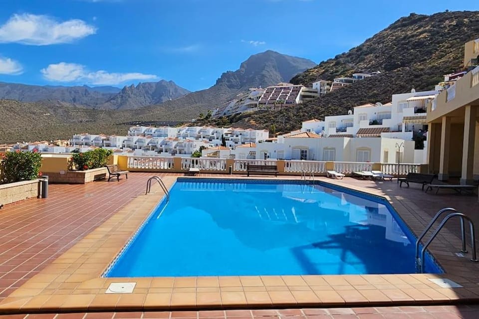 Mountain view, Swimming pool