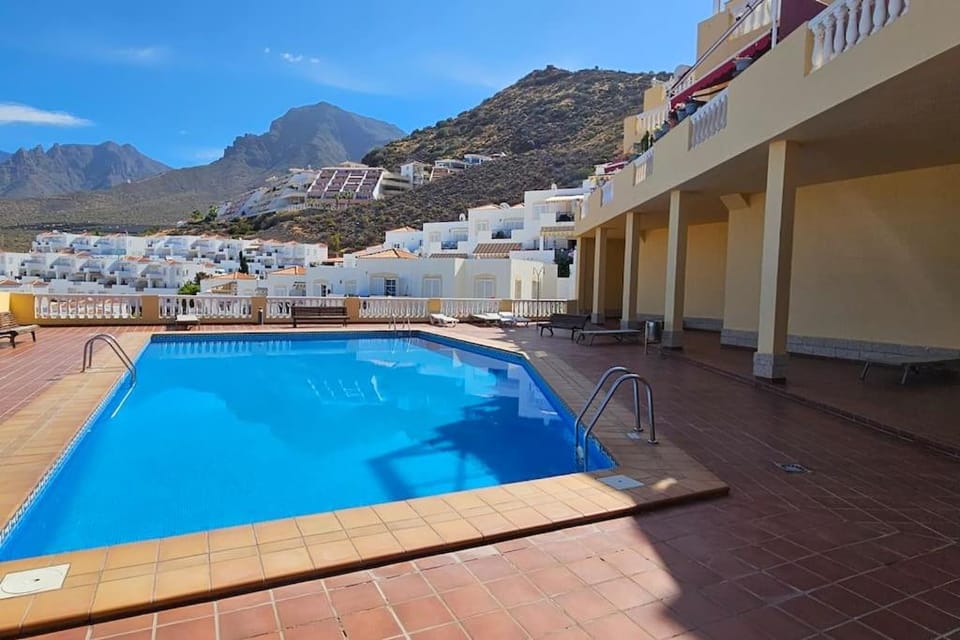 Mountain view, Swimming pool