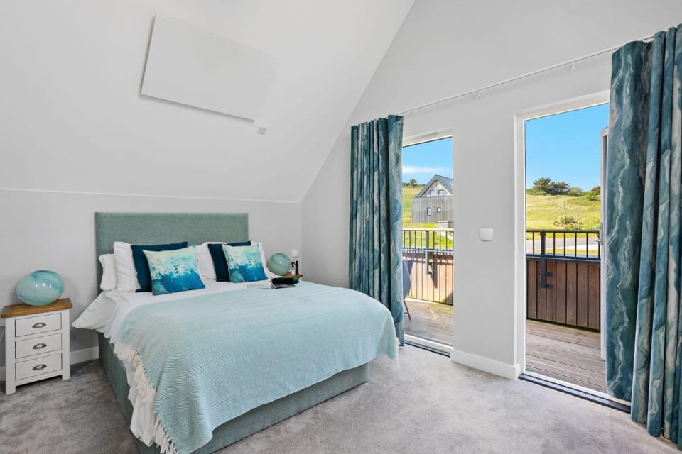 Bed, Balcony/Terrace, Bedroom