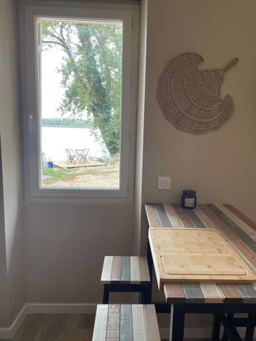 Studio au bord de l'eau Apartment in Nouvelle-Aquitaine