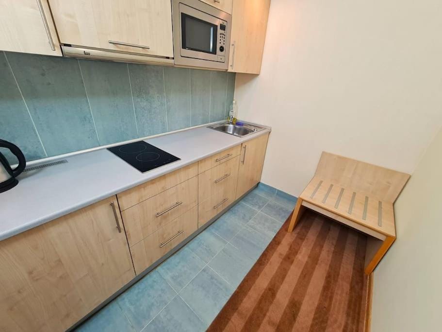 Kitchen or kitchenette, minibar, pet friendly, stove
