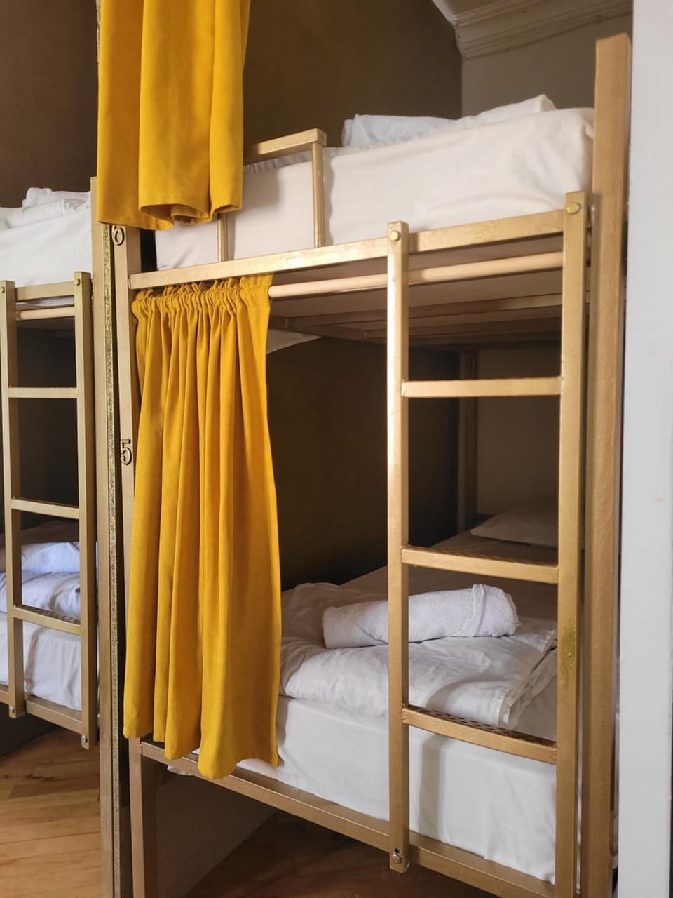 Bed, bunk bed