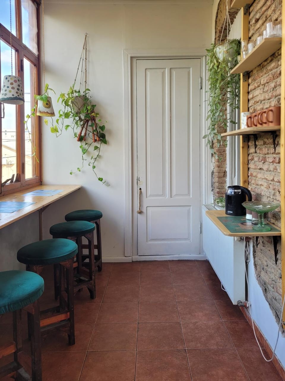 Coffee/tea facilities, Dining area