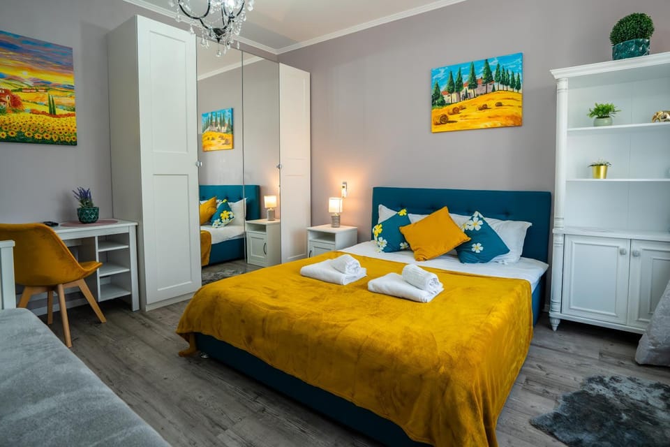 Chic Studio Old City Center - IVO19 Apartment in Bucharest