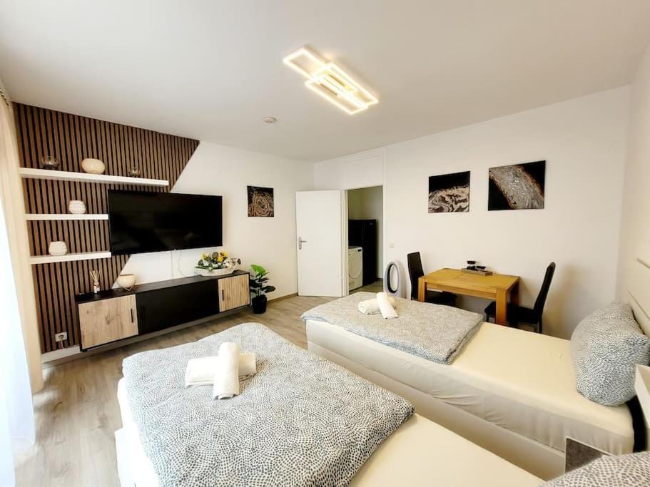 TV and multimedia, Living room, Dining area