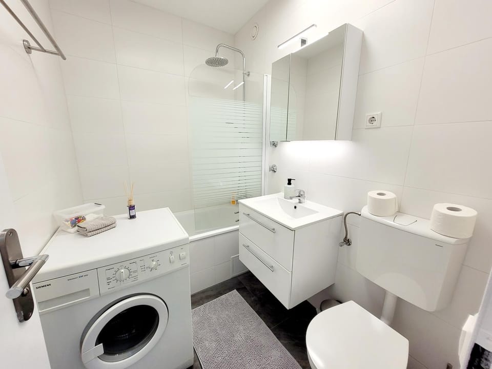 Bathroom, washing machine