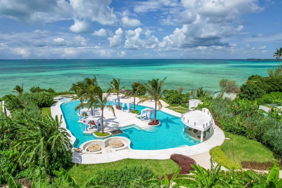 View (from property/room), Sea view, Swimming pool
