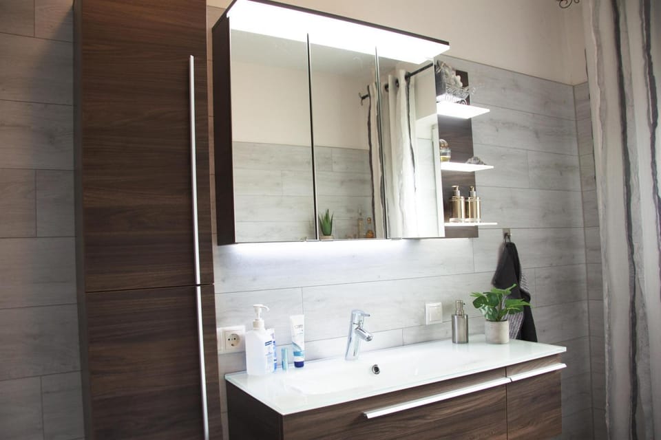 Shower, Bathroom