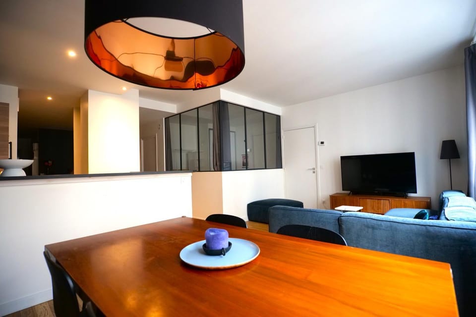 Communal lounge/ TV room, Living room, Seating area