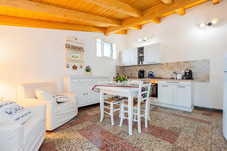 Property building, Kitchen or kitchenette, Living room