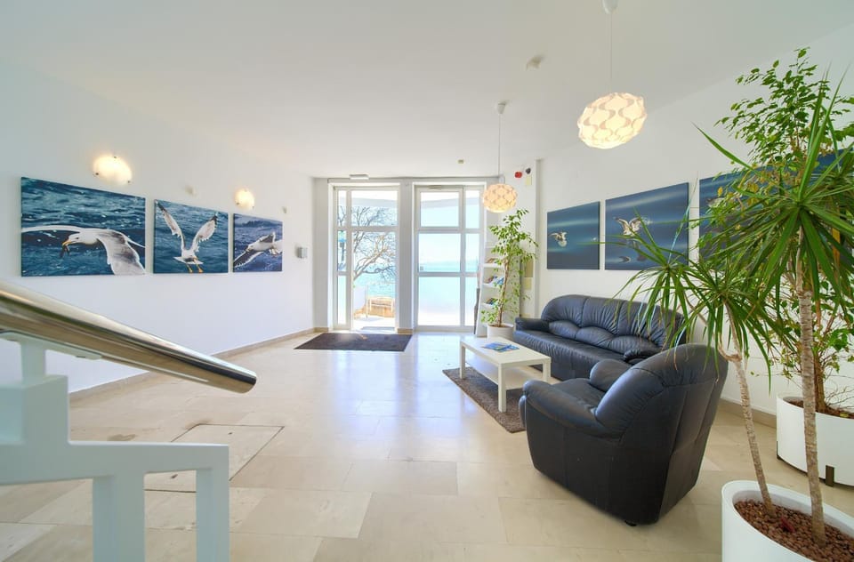 Lobby or reception, Seating area