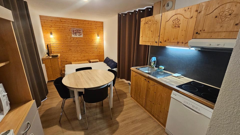Orelle 3 Vallées - Studio 4 personnes Apartment in Auvergne-Rhône-Alpes
