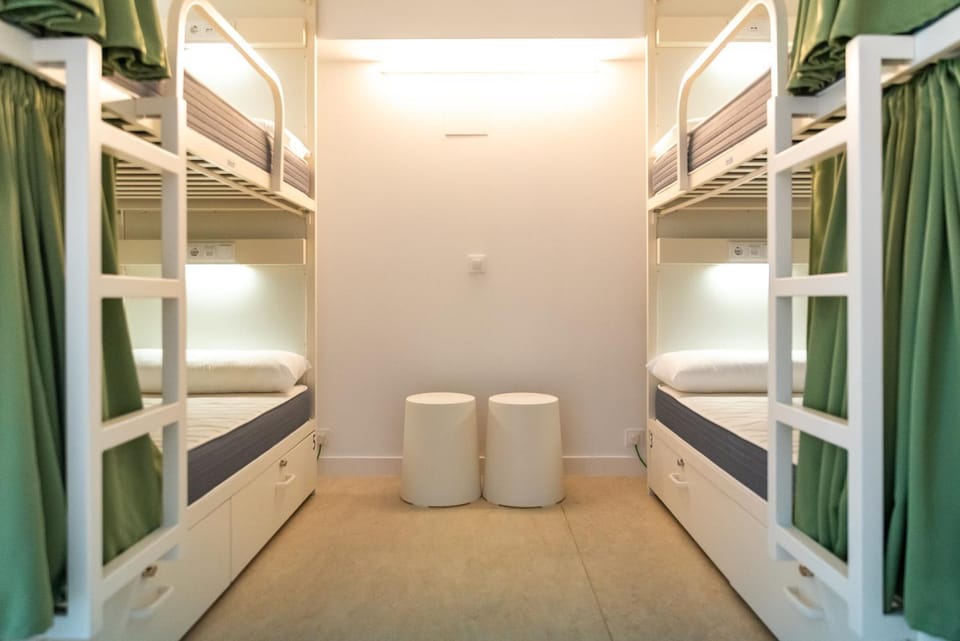 Property building, Bed, Bedroom, bunk bed
