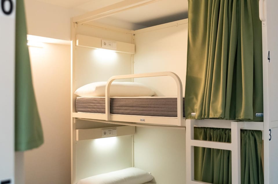 Property building, Bed, Bedroom, bunk bed