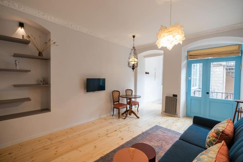 TV and multimedia, Living room, Seating area
