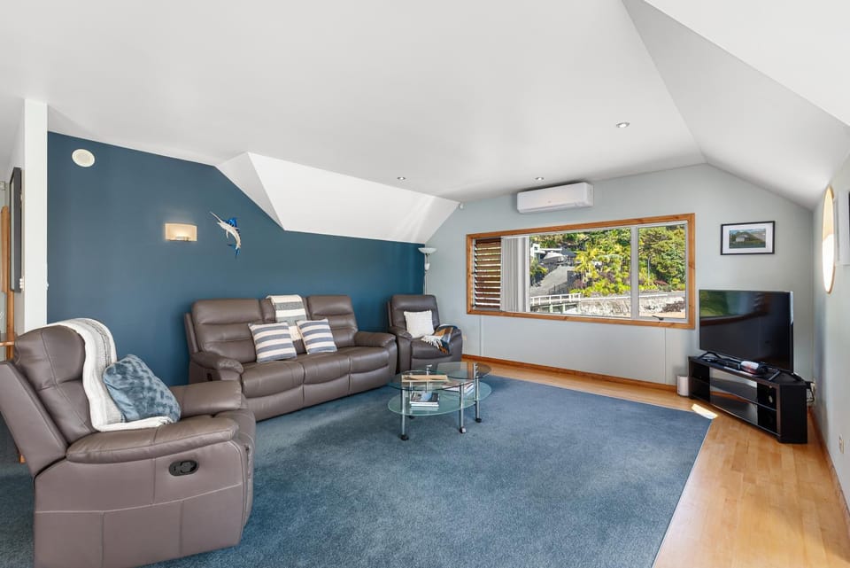 Bay of Islands Apartment On The Water- The Bridge Apartment in Northland