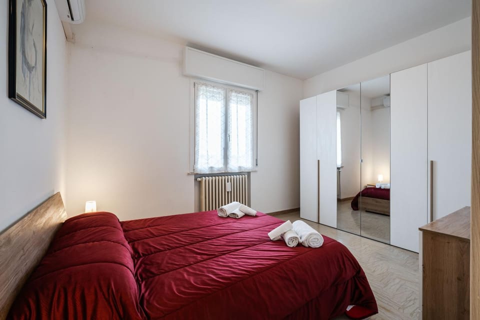 Bed, Photo of the whole room, Bedroom, towels, wardrobe, air conditioner