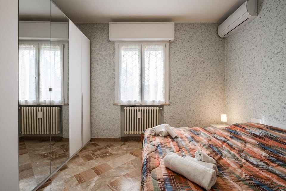 Bed, Photo of the whole room, Bedroom, towels, wardrobe, air conditioner