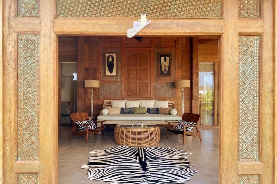 Facade/entrance, Living room, Seating area