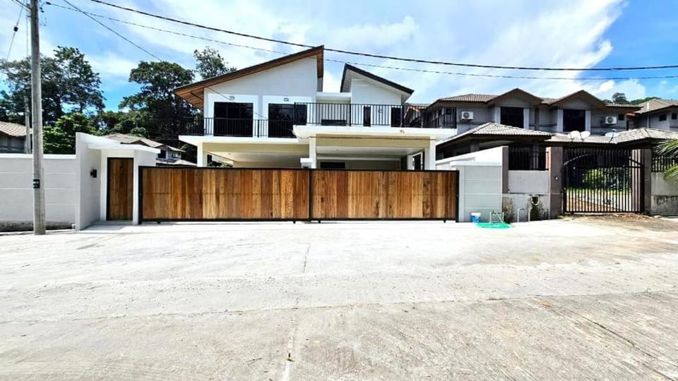 Property building, Street view